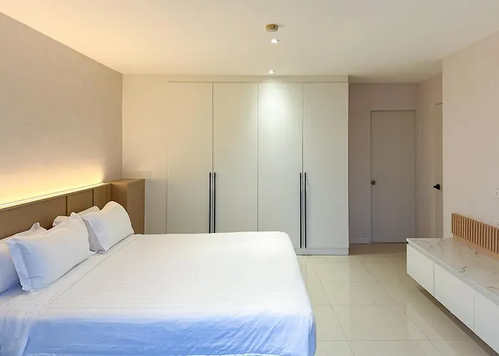 Avana & Convention Centre 4*